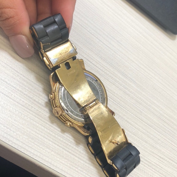 Mk silicone watch black❤️ - Picture 2 of 2